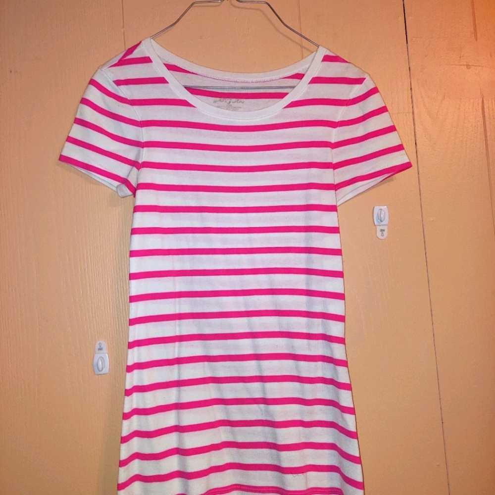 Pink and white short sleeve